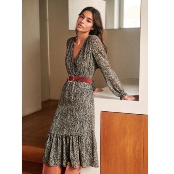 Sezane Dresses & Skirts - Sezane black and cream paisley print midi dress - Size 38